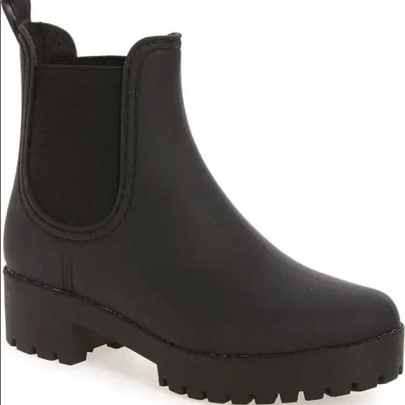 Cloudy Waterproof Chelsea Rain Boot. Color: Black Matte Black. Size: 6 - Picture 2 of 6